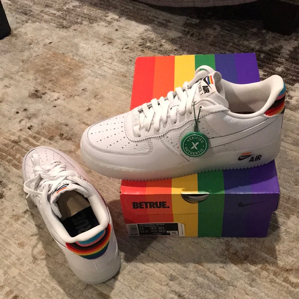 New Nike Air Force 1 men’s sneakers in size 11